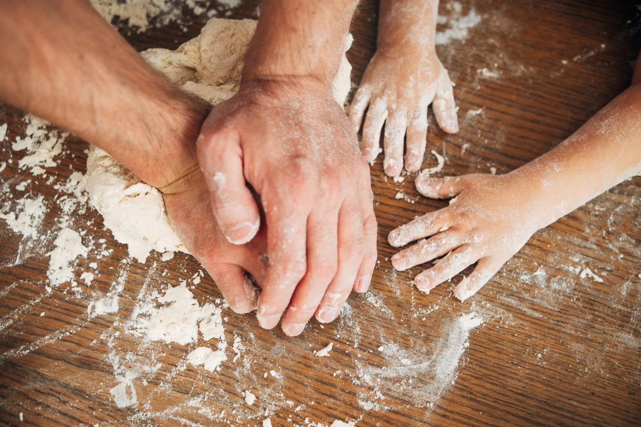 Mani al lavoro, custodi di un mestiere